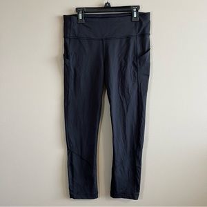 Lululemon Women’s Black Cropped Leggings 6
